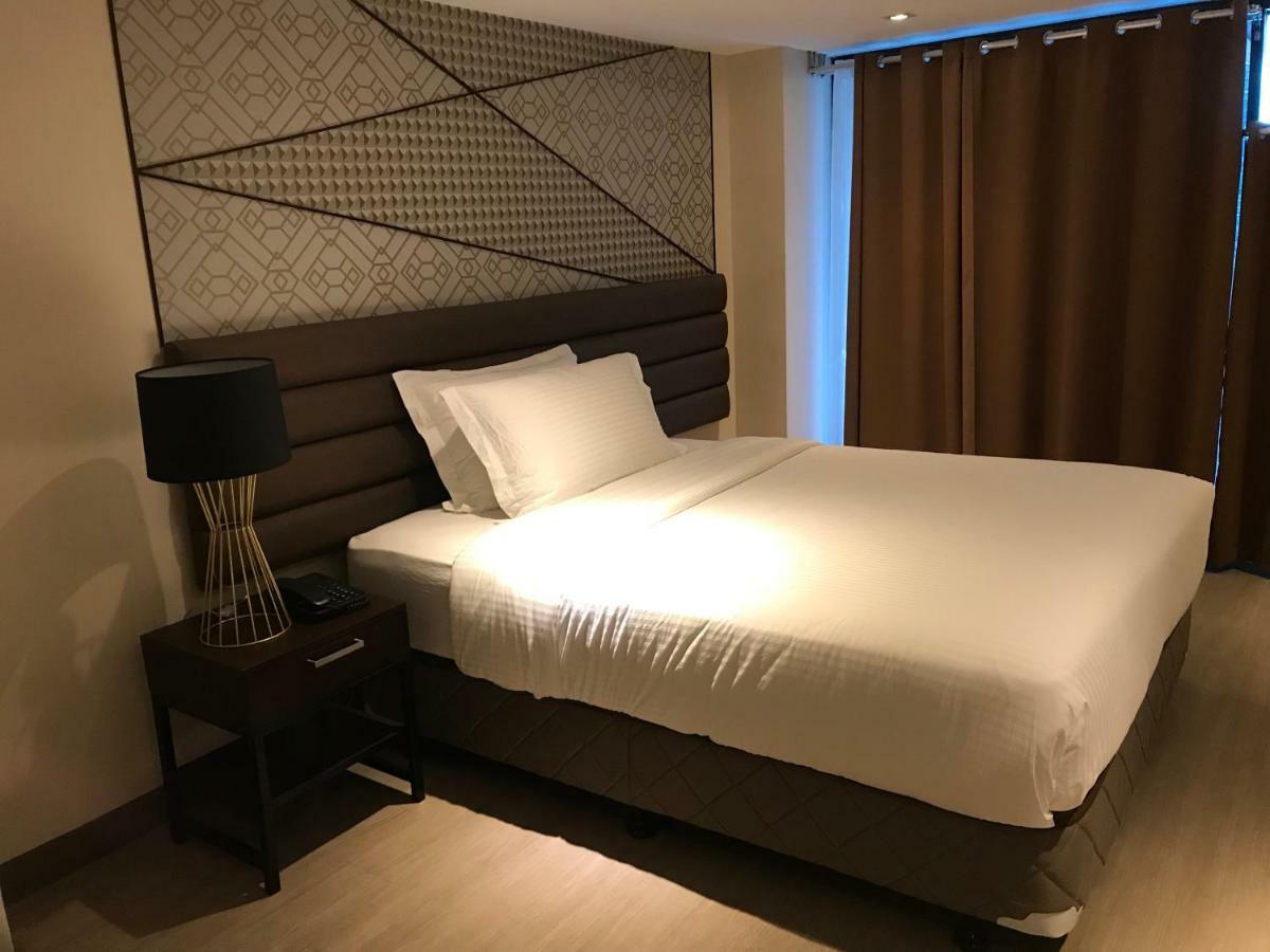Maxx Hotel Ortigas Pasig City Екстер'єр фото