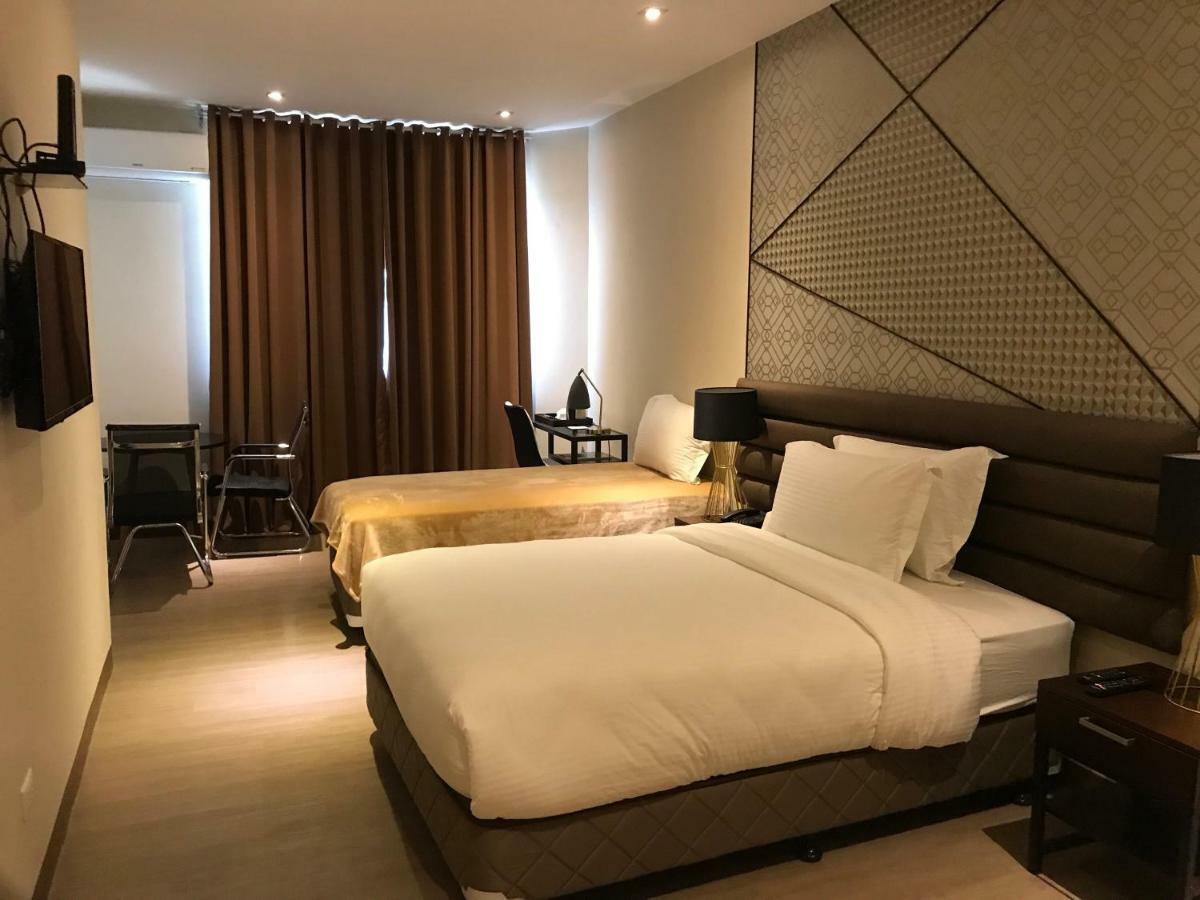 Maxx Hotel Ortigas Pasig City Екстер'єр фото