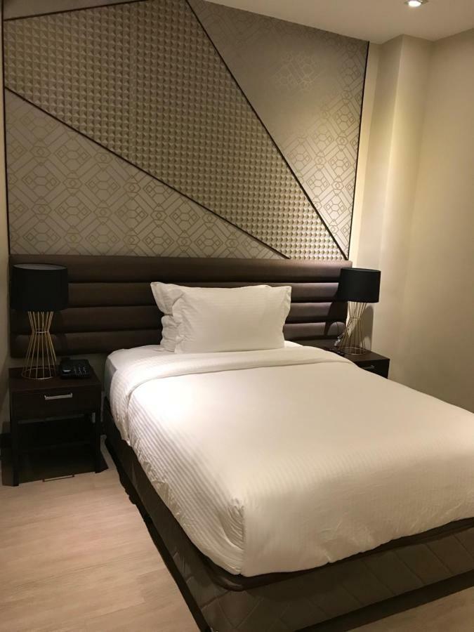 Maxx Hotel Ortigas Pasig City Екстер'єр фото