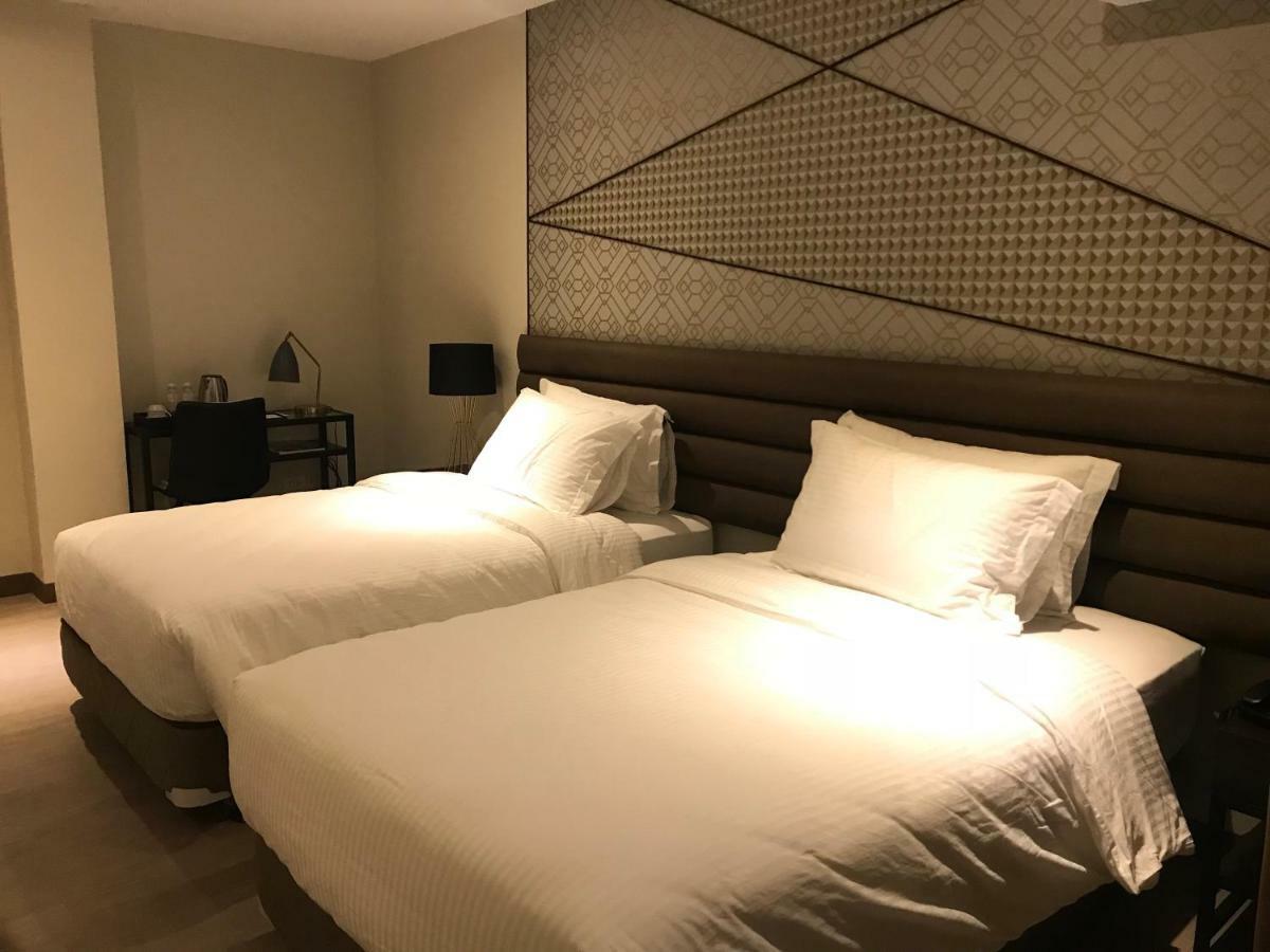 Maxx Hotel Ortigas Pasig City Екстер'єр фото